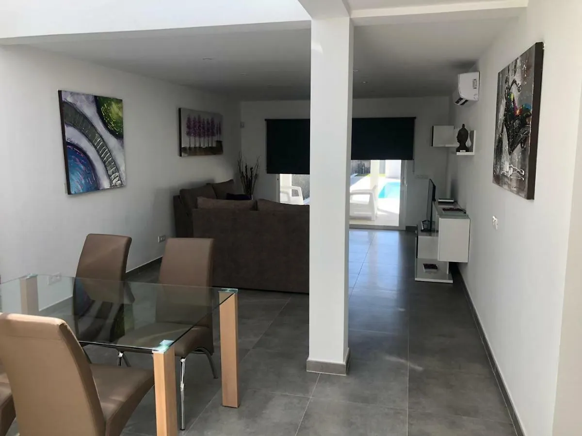 Villa Casa Mercedes Playa Blanca