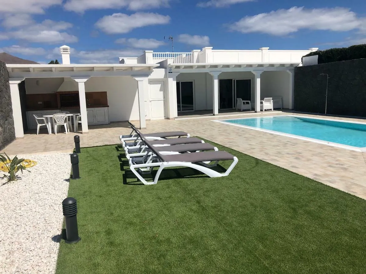 Casa Mercedes Playa Blanca